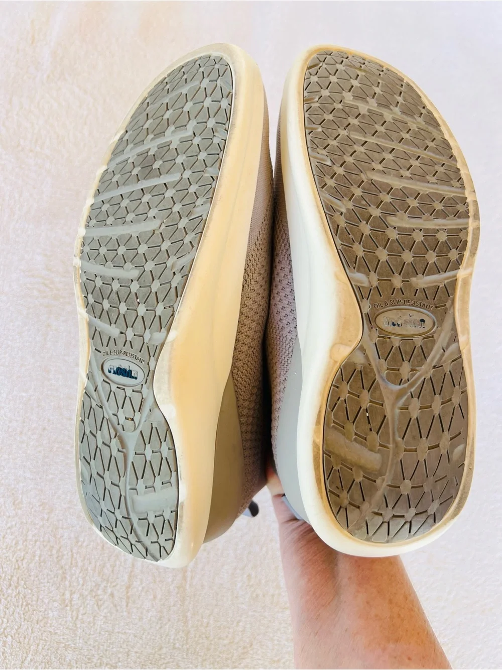 MOSHN by Klogs Leap Women’s Knit Sneakers Gray Taupe Water Resistant Sz 7